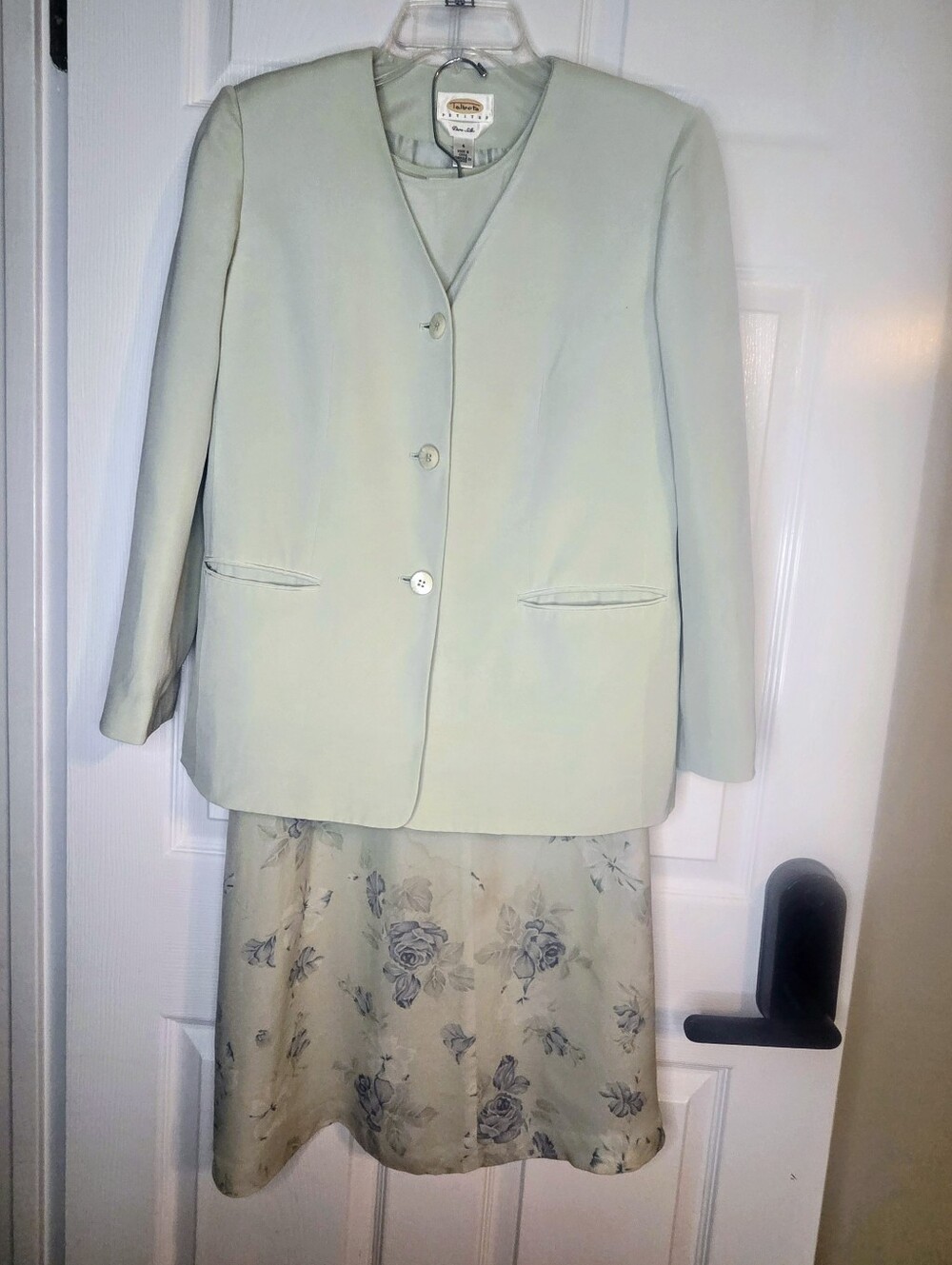 Talbots Mint Green 3 Piece Silk Lined Suit. Blazer Shell & Skirt Womens 4. EUC